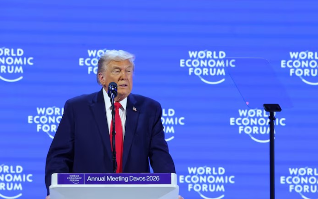 Trump define a Groenlandia como un «pedazo de hielo»