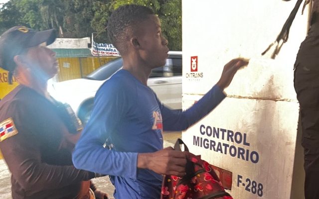 DGM detuvo a 2,688 haitianos sin documentos; deportó 2,604