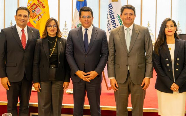 El BHD proyecta inversiones en la RD tras presencia en FITUR