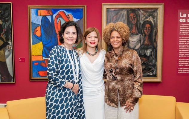 Presentan libro dominicano ¨Albergue de fantasmas¨
