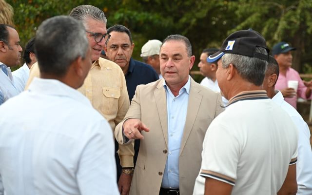 Anuncia un plan para fortalecer el sector ganadero dominicano