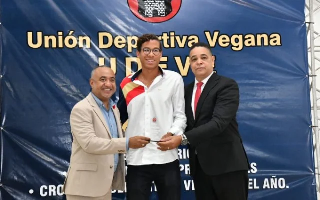 Tenista Enmanuel Muñoz es premiado Atleta del Año en LV