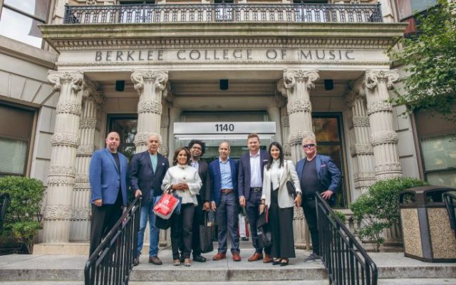 AES Dominicana y EGE ITABO hacen posible Berklee en SD