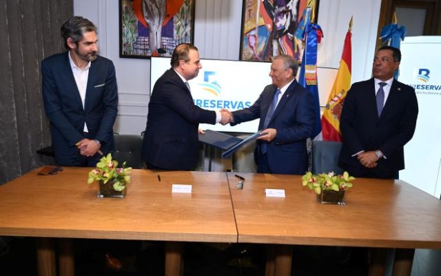 Banreservas RD y el CaixaBank renuevan un acuerdo remesas