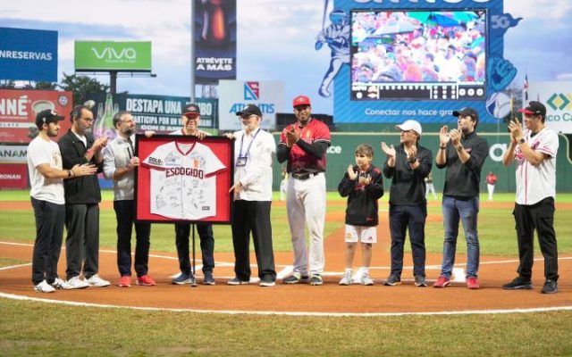 Leones del Escogido rinden homenaje a Juan Marichal