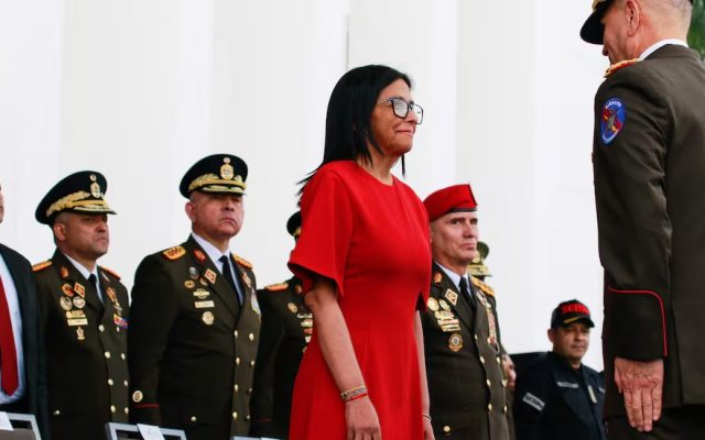 Militares reconocen a Delcy como su comandante en jefe