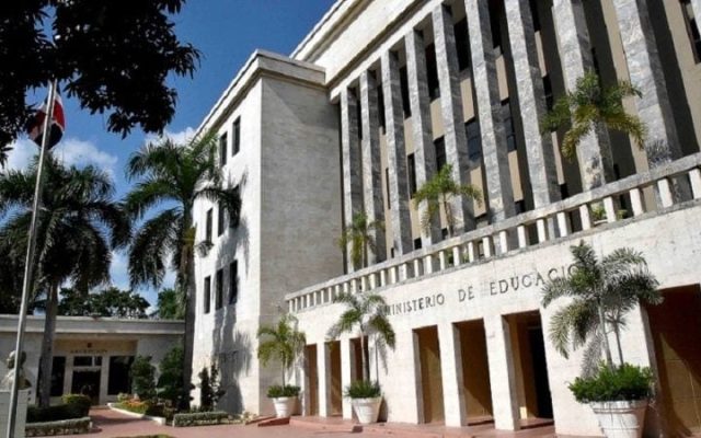 Docencia se reanuda el martes próximo, recuerda el MINERD