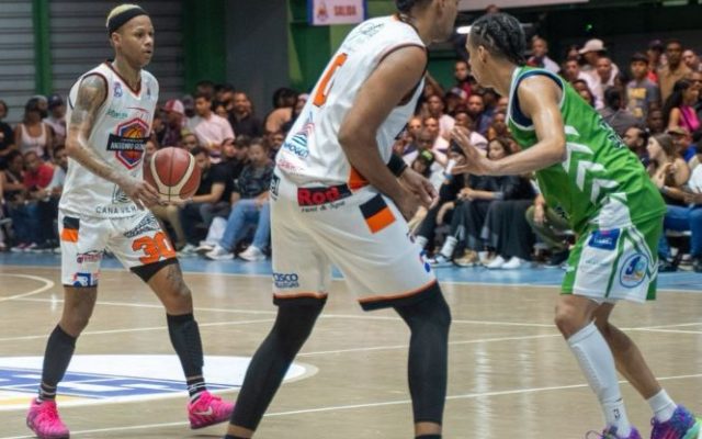 Antonio Guzmán derrota Savica y empata final TBS de Higüey