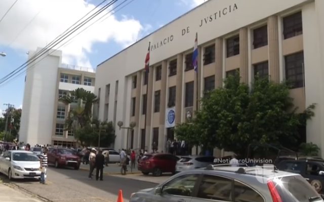 Tribunal impone coerción a mujer ultrajó Himno Nacional