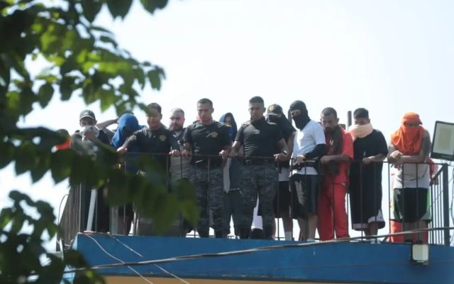 GUATEMALA: Se amotinan en tres cárceles; toman 46 rehenes