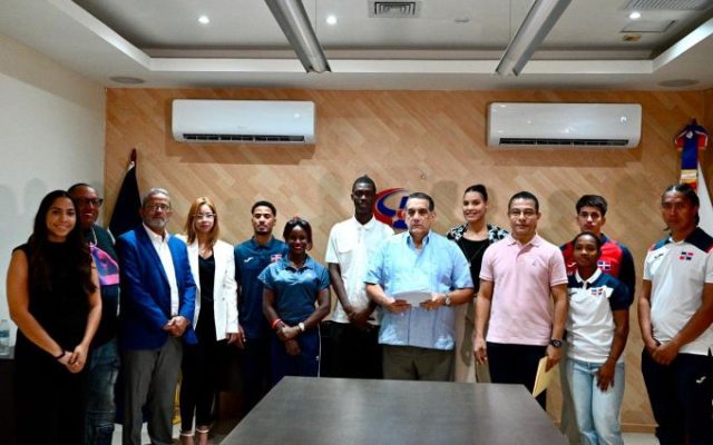 Solidaridad Olímpica entrega becas a decenas de atletas COD
