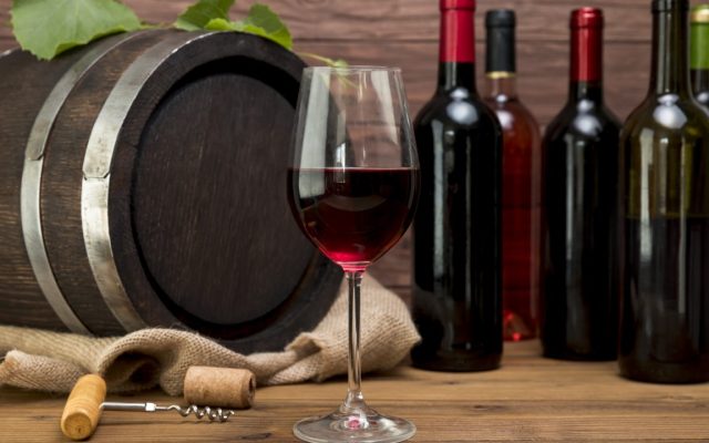 Trump amenaza con aranceles del 200% a los vinos de Francia