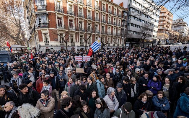 ESPAÑA: Miles manifestantes protestan detención de Maduro