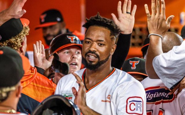 Eloy Jiménez electo el Jugador Más Valioso semifinal de Lidom