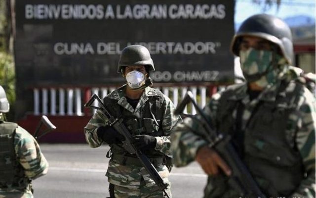 Ordena detener a venezolanos que apoyen el ataque de EEUU