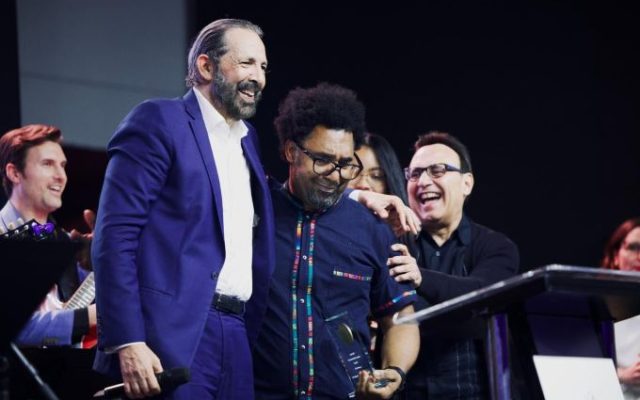 Javier Vargas recibe el Berklee Alumni Achievement Award