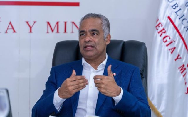 Gobierno proyecta la expansión 50 % adicional de energía base