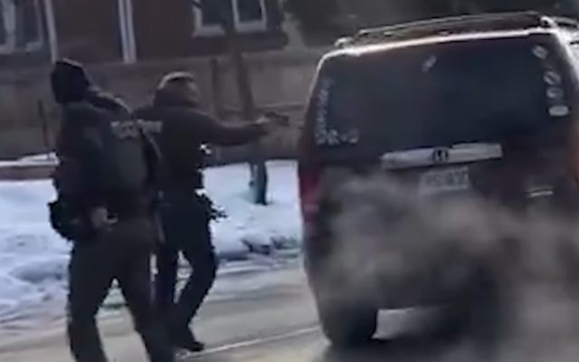 Trump defiende actuación del agente mató mujer Minneapolis