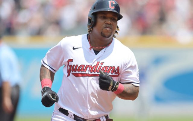 Guardians y Ramírez acuerdan extensión contrato por 7 años