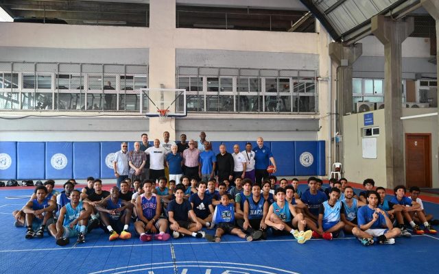 Inmortal Tito Horford lleva clínicas basket al Club Naco