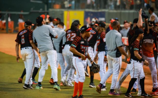 Toros vencen a las Aguilas y avanzan a la final beisbol de RD