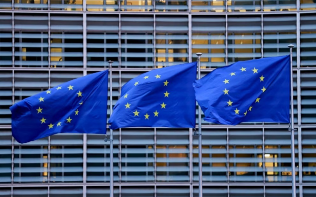 UE evalúa aranceles por 93.000 millones euros a productos EU