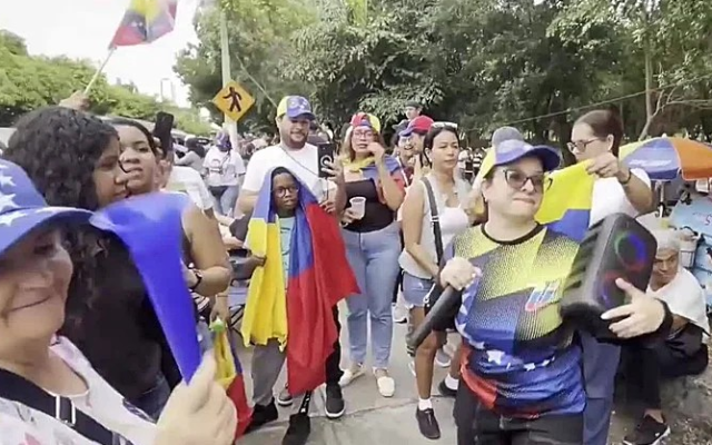 Venezolanos celebraron en RD captura de Nicolás Maduro