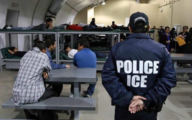 EU: Dominicano se convierte en padre detenido en centro de ICE