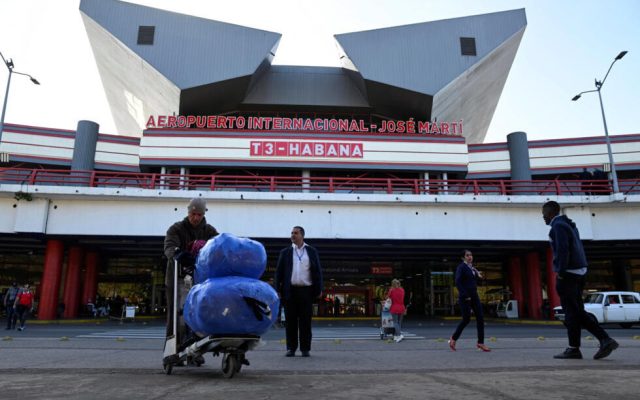 Apagón récord y suspensión de vuelos por bloqueo EEEU a Cuba