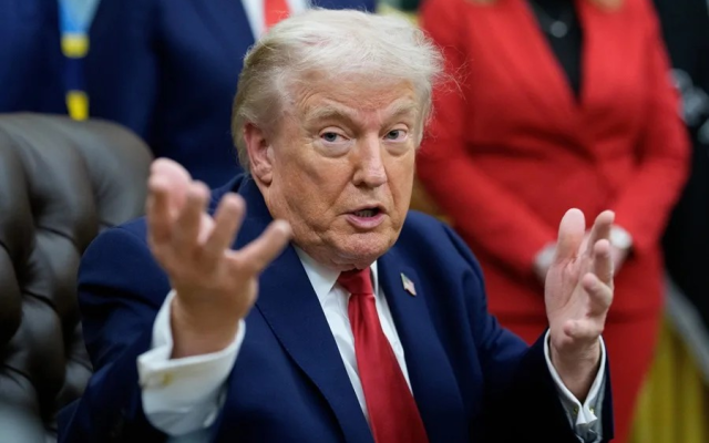 Trump impone arancel 25 % a países compren bienes de Irán