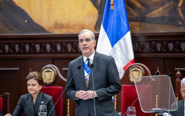 Presidente destaca fortaleza de sistema financiero dominicano