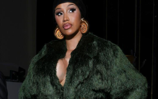 EU: Cardi B elogia a Bad Bunny por su show en el Super Bowl