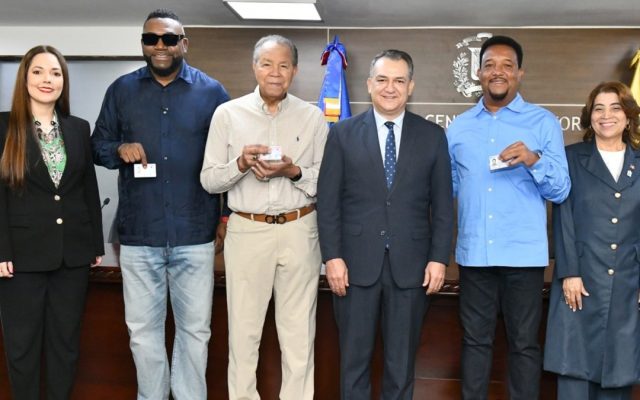 Marichal, Martínez, Guerrero y Ortiz reciben la nueva cédula