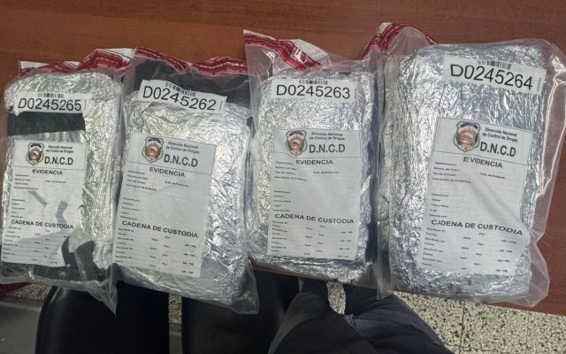 DNCD ocupa 136 paquetes de cocaína en lancha iba a P. Rico