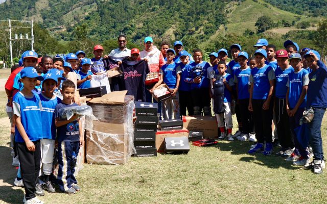Yankees llevan esperanza a más 100 niños en San José de Ocoa