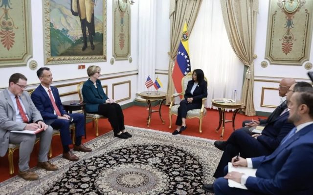 Delcy R. se reúne con la nueva diplomática de EU en Venezuela