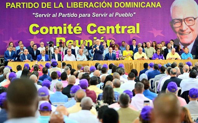 El PLD aprueba lista de ocho aspirantes a la presidencia RD