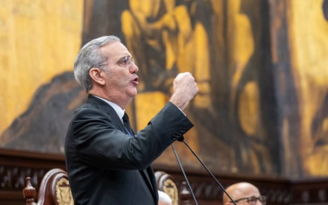 Abinader destaca desempeño económico de R. Dom. en 2025
