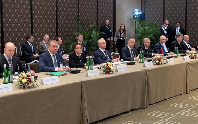 Arrancan negociaciones entre Rusia, Ucrania y Estados Unidos