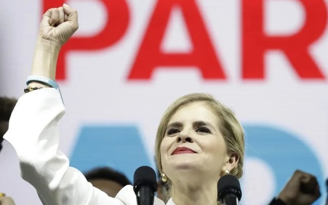 Costa Rica gira hacia la derecha: Fernández gana la Presidencia
