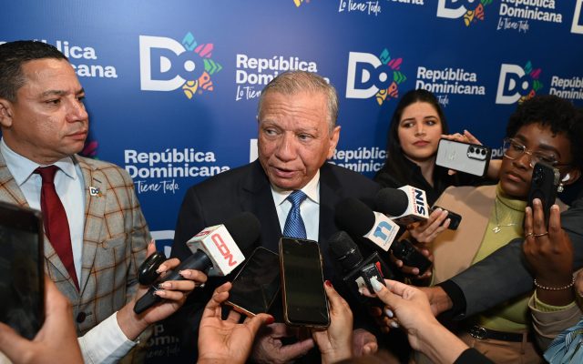 Aguilera resalta liderazgo en el impulso al turismo dominicano