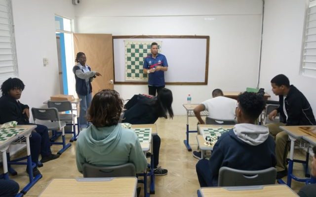 INEFI y Federación imparten Taller de Ajedrez en S. Domingo