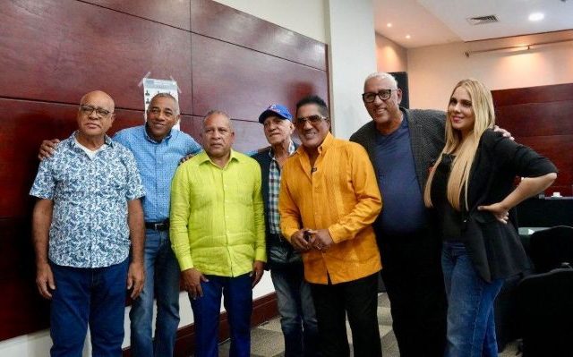 Eligen a Kinito Méndez como presidente Sociedad de Autores