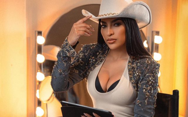 Dominicana Taína Pimentel enciende reality “Apostarías por mí”