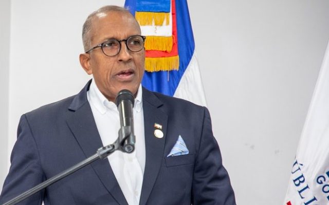 Designan a Félix Santana en el consejo directores del Reservas