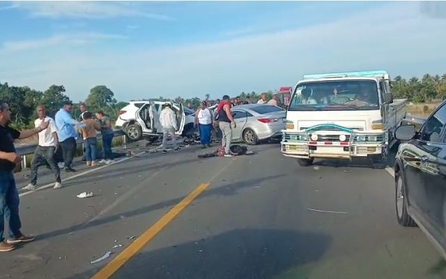 Tres muertos y 5 heridos deja accidente circunvalación Baní