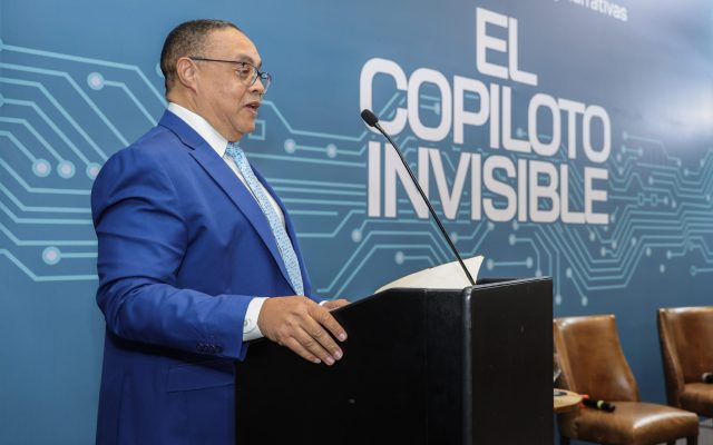 Víctor Bautista publica libro sobre la inteligencia artificial