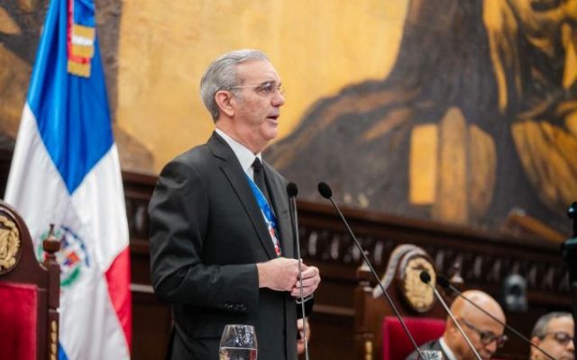 Presidente resalta inversión en RD$6 mil millones en deportes