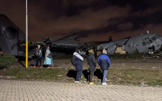 BOLIVIA: Al menos 22 muertos y 30 heridos tras caer un avión