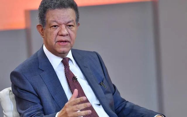Leonel opina sector eléctrico no recibe «inversiones necesarias»